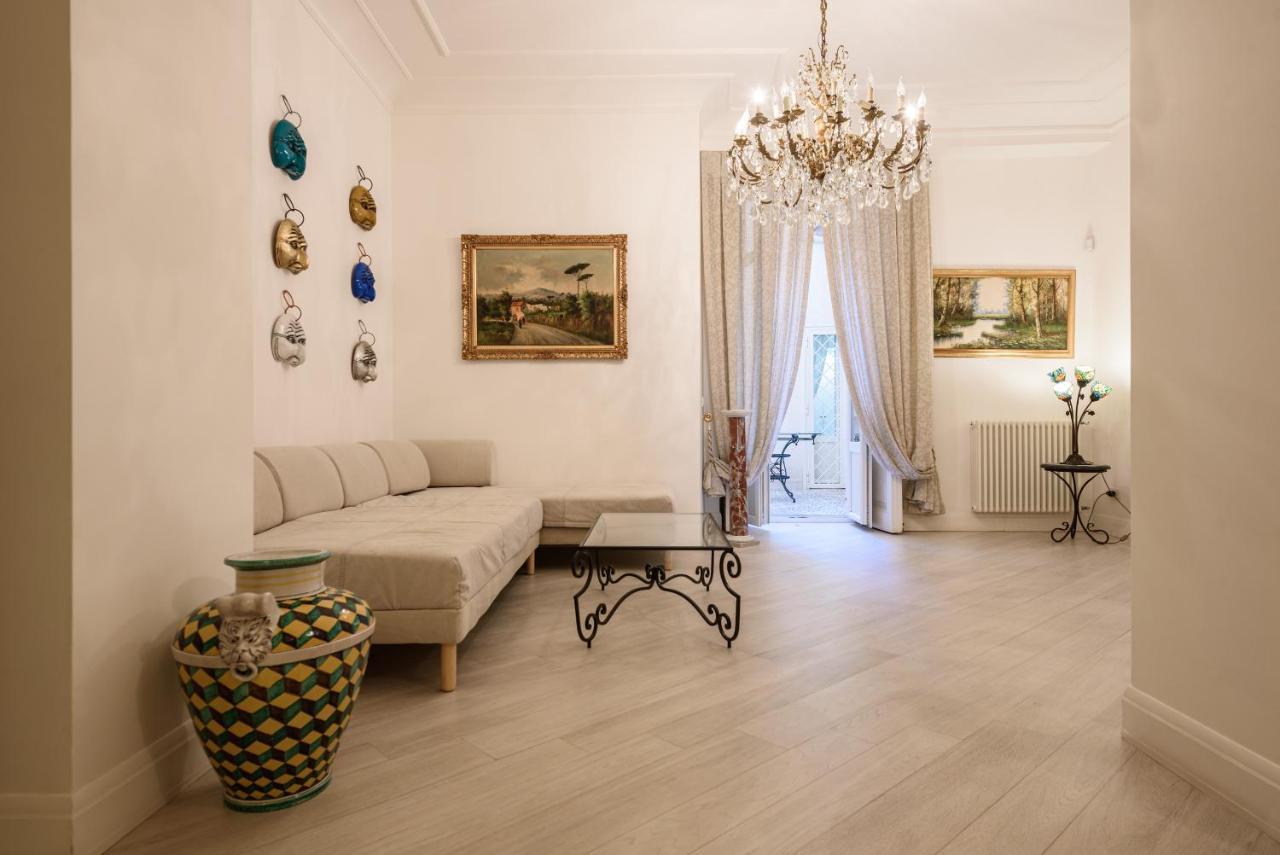 Palazzo Dello Spagnolo Suite Naples Exterior photo