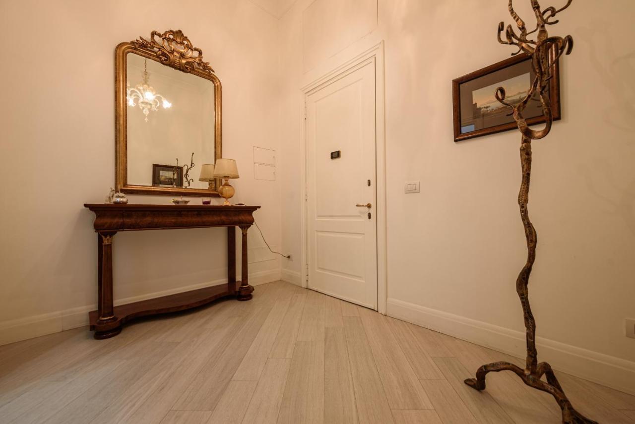 Palazzo Dello Spagnolo Suite Naples Exterior photo