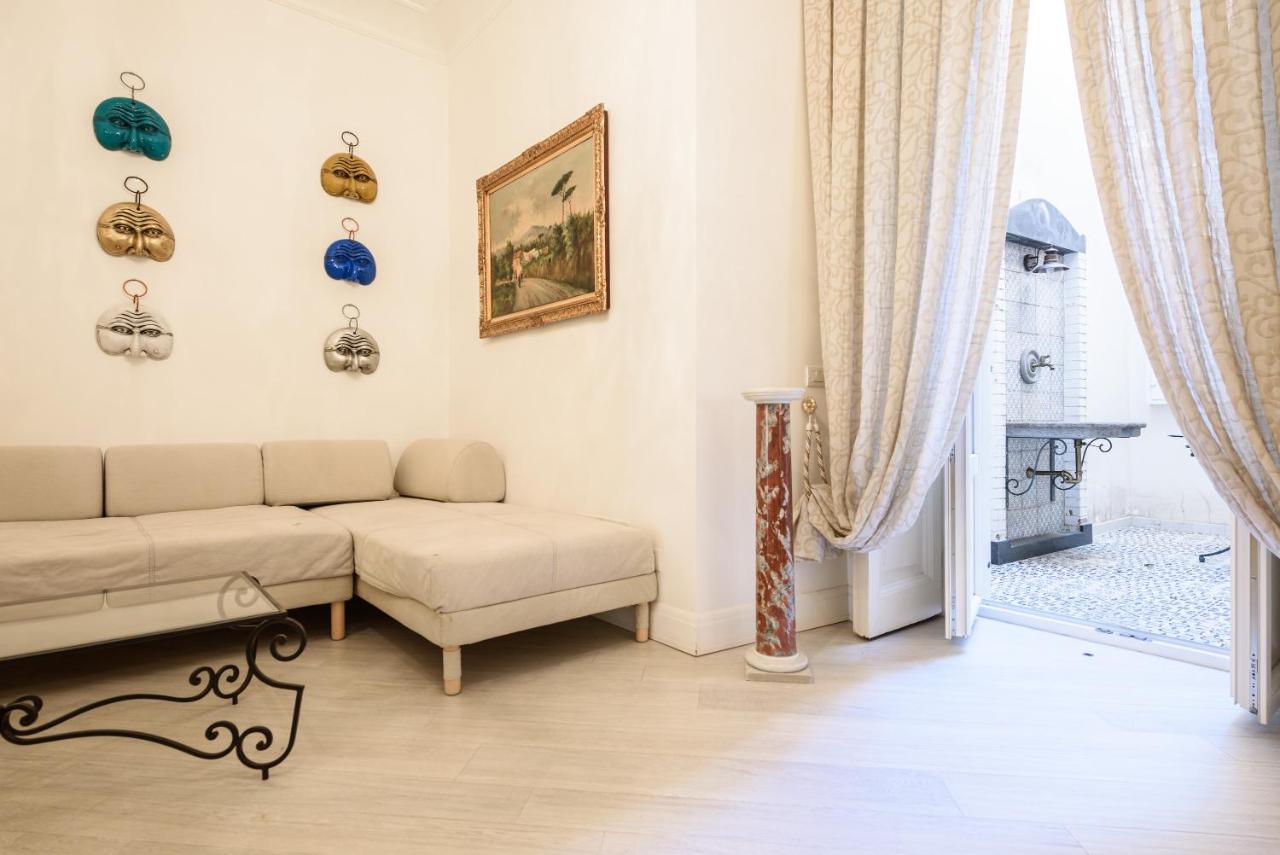 Palazzo Dello Spagnolo Suite Naples Exterior photo
