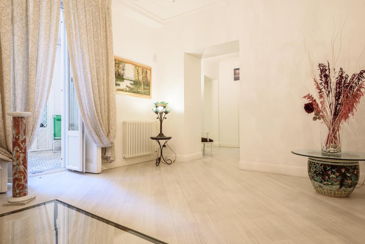 Palazzo Dello Spagnolo Suite Naples Exterior photo